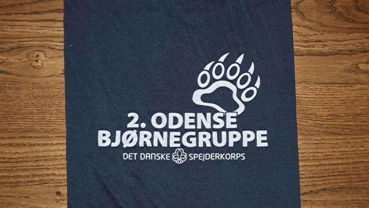 Halsedisse med 2. Odense logo